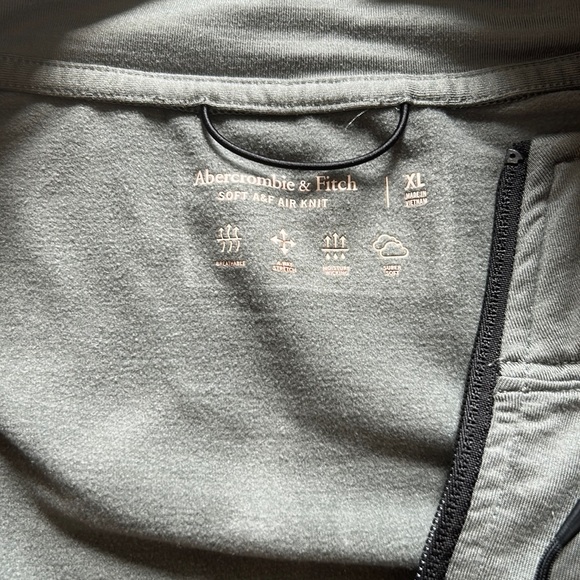 Abercrombie & Fitch Soft Air quarter zip - Picture 2 of 2